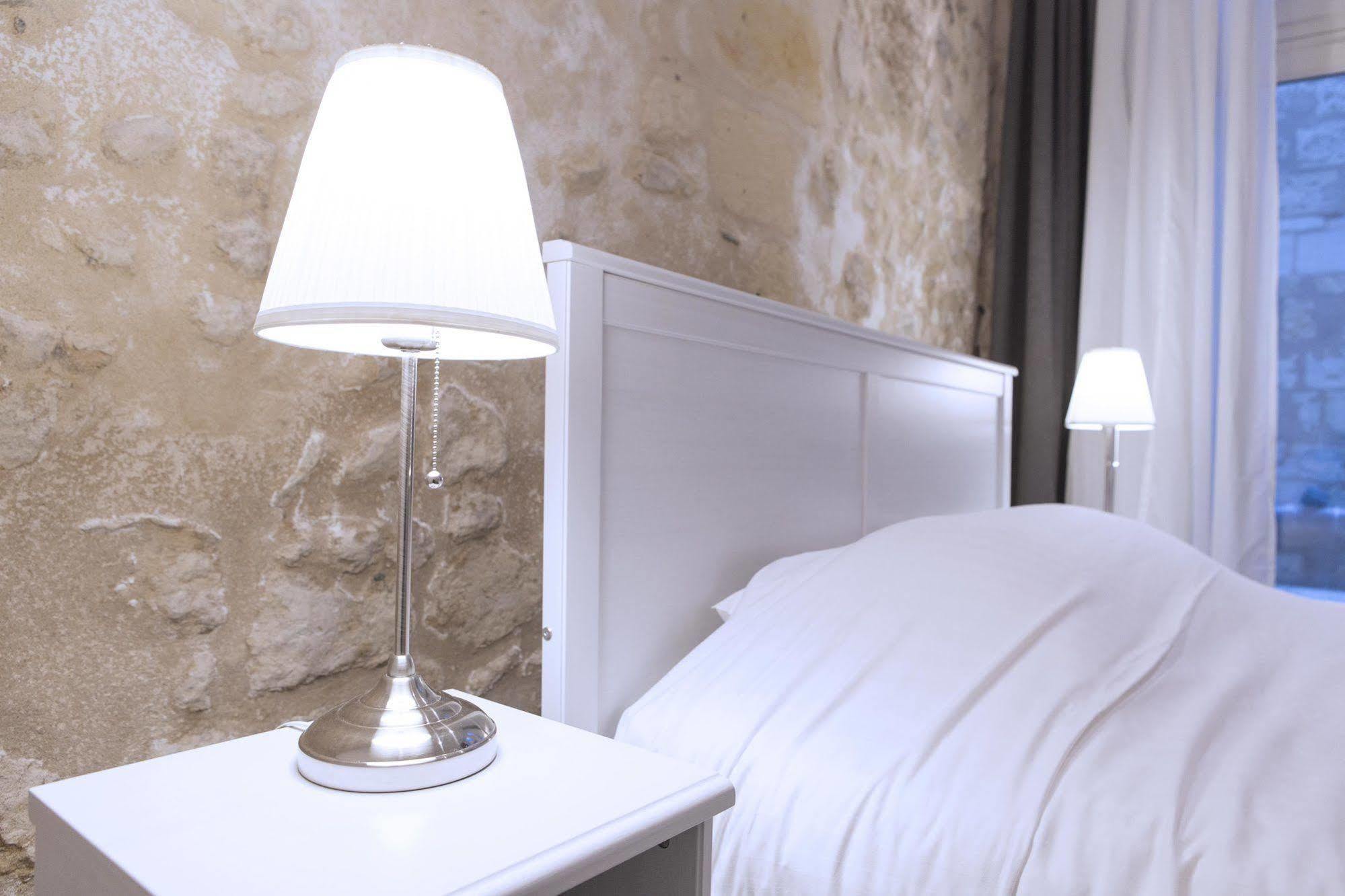 Ausone Beautiful Loft Apartment In Historical Center + Terrace And Parking Bordeaux Exterior foto
